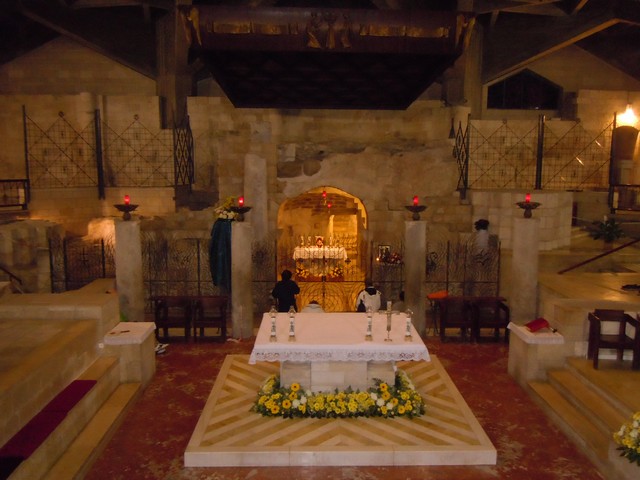 Nazaret: byt Panny Marie - msto zvstovn (doln st baziliky)
