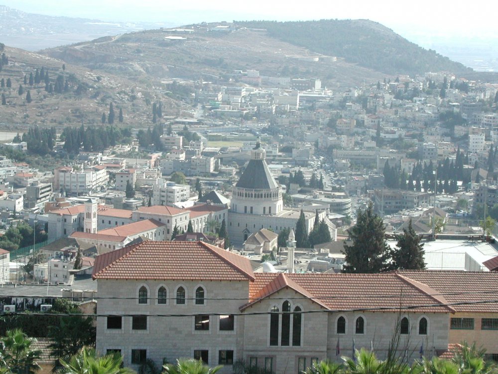 Nazaret: pohled na msto a baziliku Zvstovn