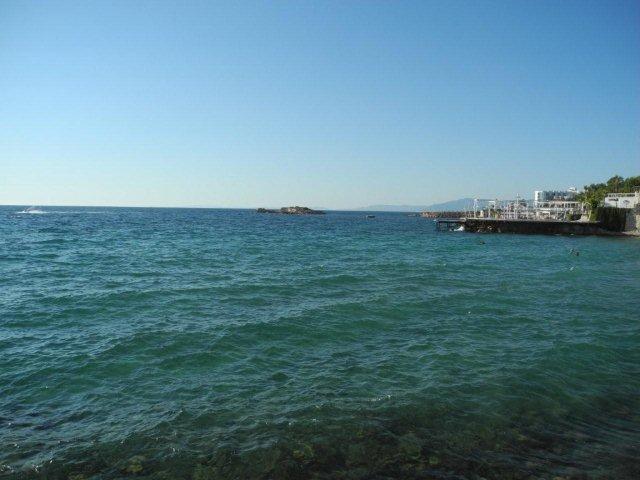 Green beach (Kusadasi)