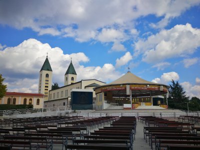 Zájezd do Medjugorje s koupáním na Makarské riviéře - červen, srpen 2019 Zájezd do Medjugorje s koupáním na Makarské riviéře - červen, srpen 2019