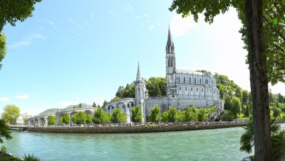 Letecký zájezd do Lurd a Fatimy s návštěvou Santiaga de Compostela, Barcelony, Andorry, Garabandalu a Bragy 2. 5. - 8. 5. 2021 Letecký zájezd do Lurd a Fatimy s návštěvou Santiaga de Compostela, Barcelony, Andorry, Garabandalu a Bragy 2. 5. - 8. 5. 2021