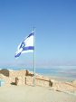 Pevnost Masada a v pozadí Mrtvé moře
